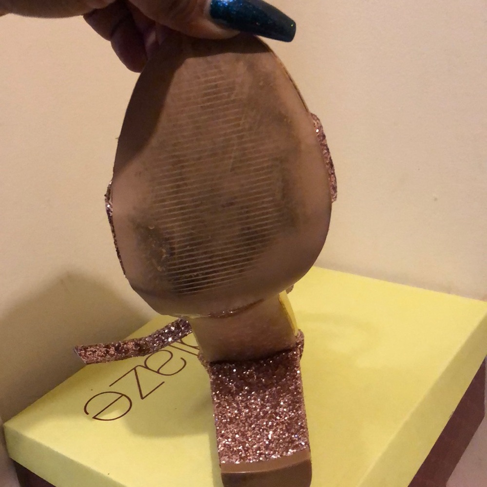 Shoes - Picture 4 of 4